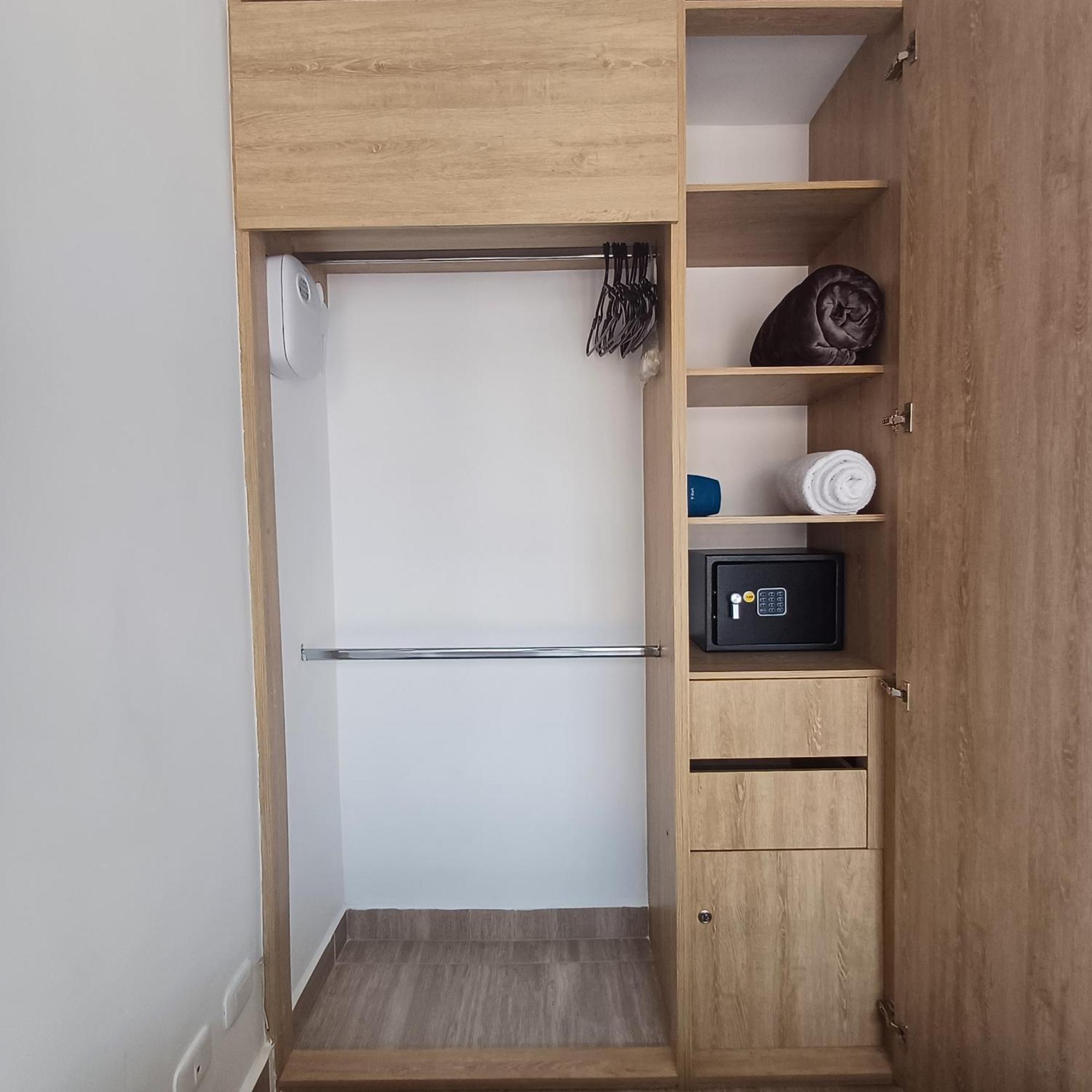 Aparta Estudios Zona 10 Armenia  Eksteriør billede
